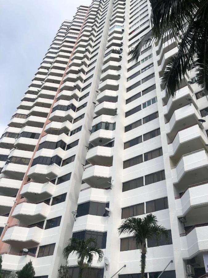 Beach Resort Home Stay Sri Sayang 05 Apartment Batu Ferringhi 2Bedroom Buitenkant foto
